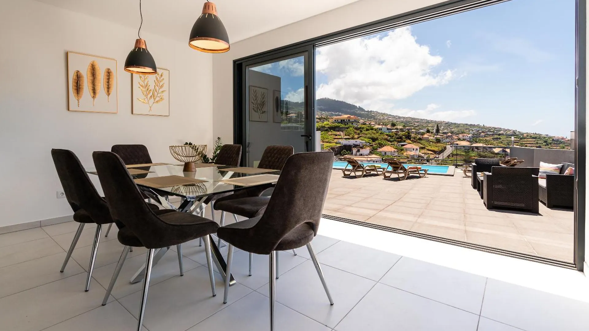 Casa Antonette, Lovely House With A Pool Calheta