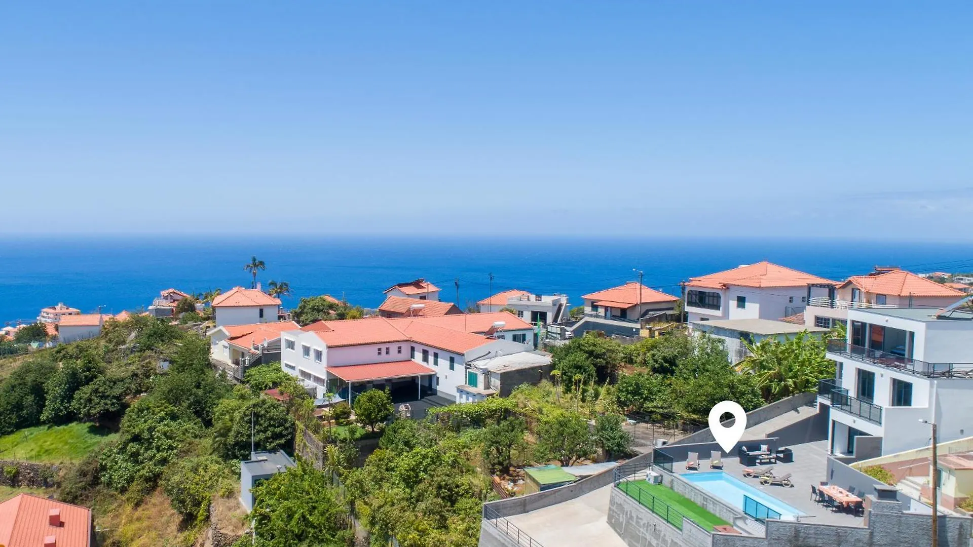 Casa Antonette, Lovely House With A Pool Calheta  Holiday home